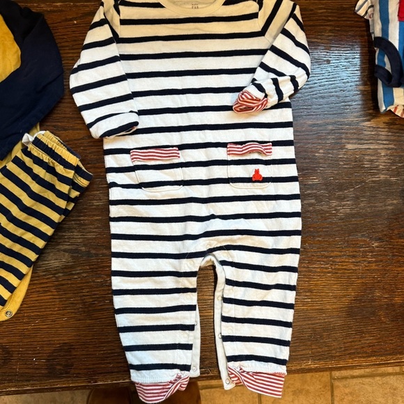 Baby Gap 6-9M boys Playsuit Romper Pants Snap Striped Preppy Durable Cotton - Picture 1 of 1